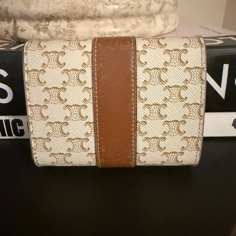 Celine Triomphe Compact Wallet - Picture 2 of 12